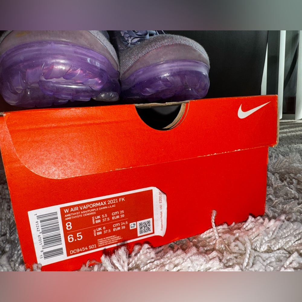 Nike Women's Air VaporMax‎ Purple Athletic Shoes in original box size 8 - Picture 3 of 12